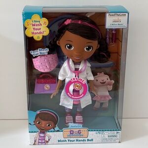 Disney Junior Doc McStuffins Wash Your Hands Talking Singing Doll 6-Piece NEW